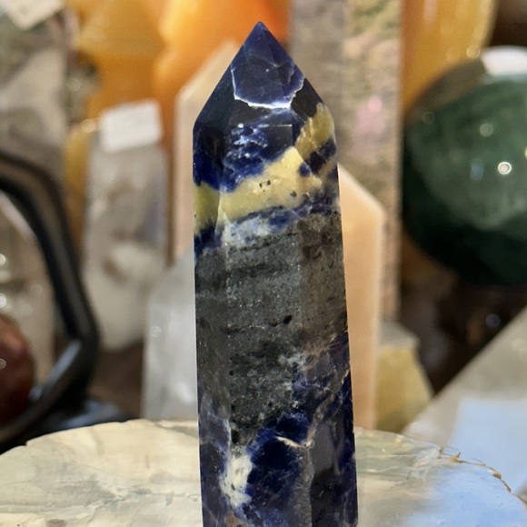 🔥SALE🔥 Sodalite Crystal Point! - Picture 4 of 4